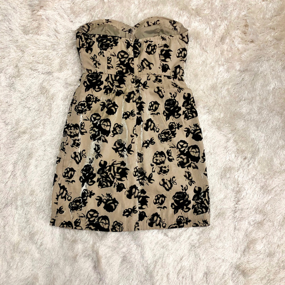 Kismet Gold with Black Velvet Flower Dress - Picture 2 of 6